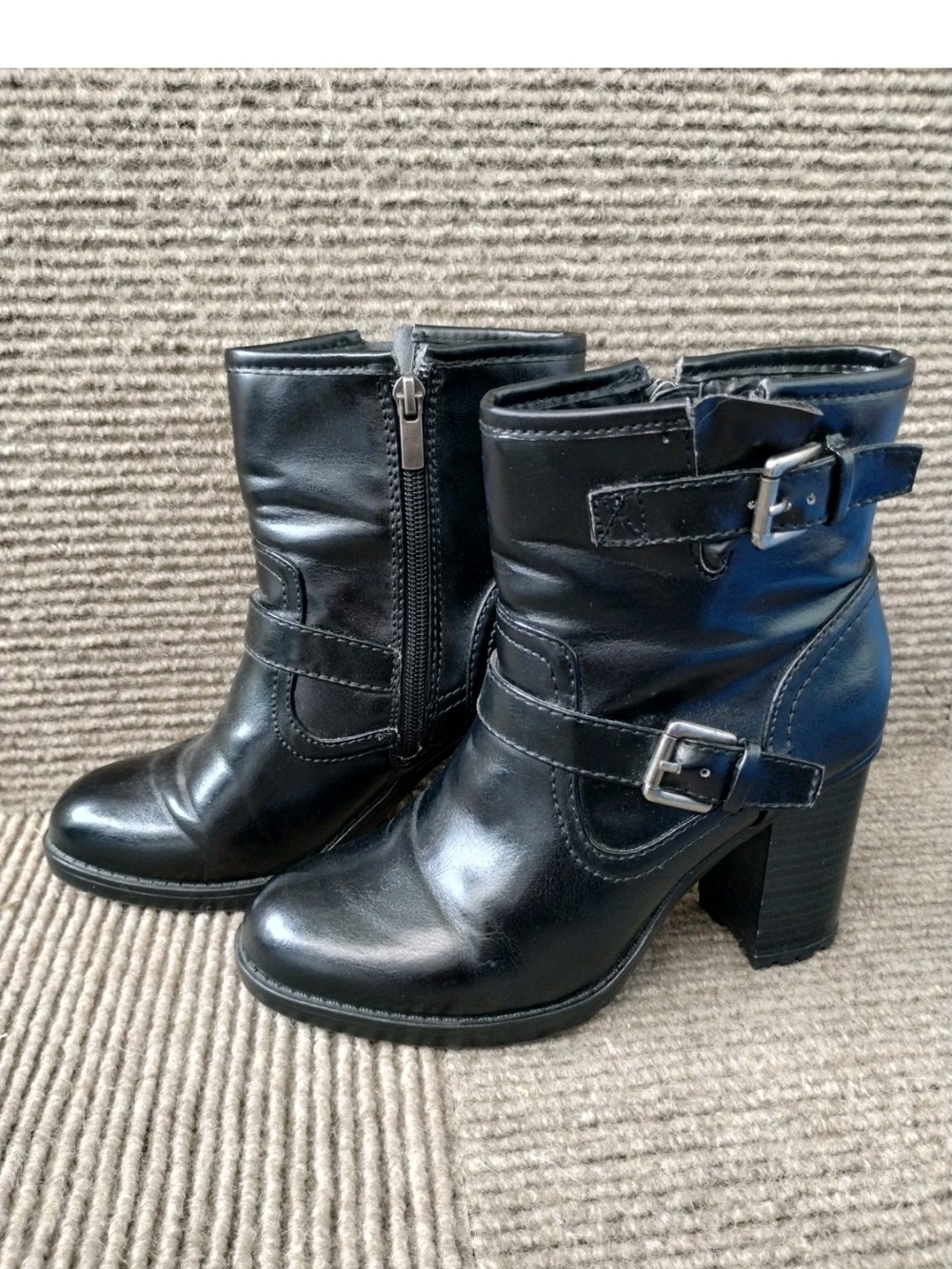 Women's Leather high ankle Boots Size 6.5B ~Chaps Dena~faux Leather